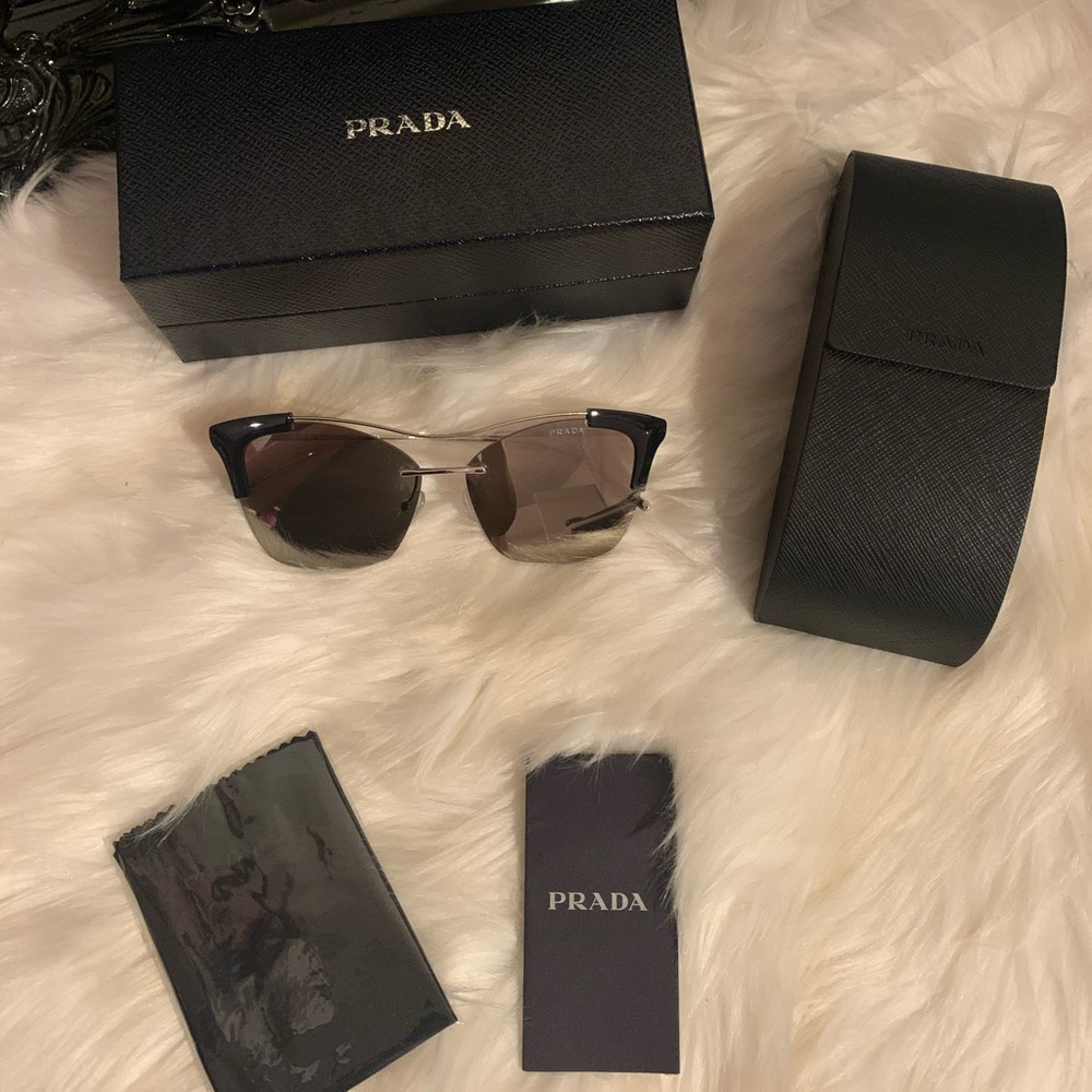 Prada butterfly sunglasses 🕶